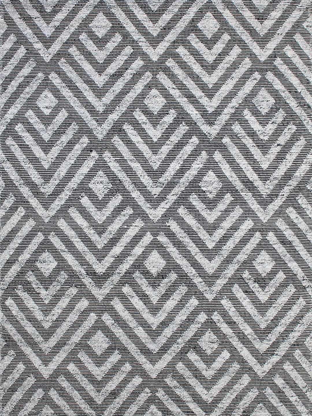 Zamora-taupe-stans-rug-centre-textured-wool