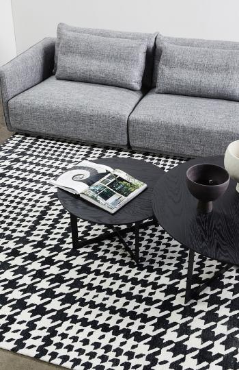 Audrey-Black-White-houndstooth-pattern-stans-rug-centre