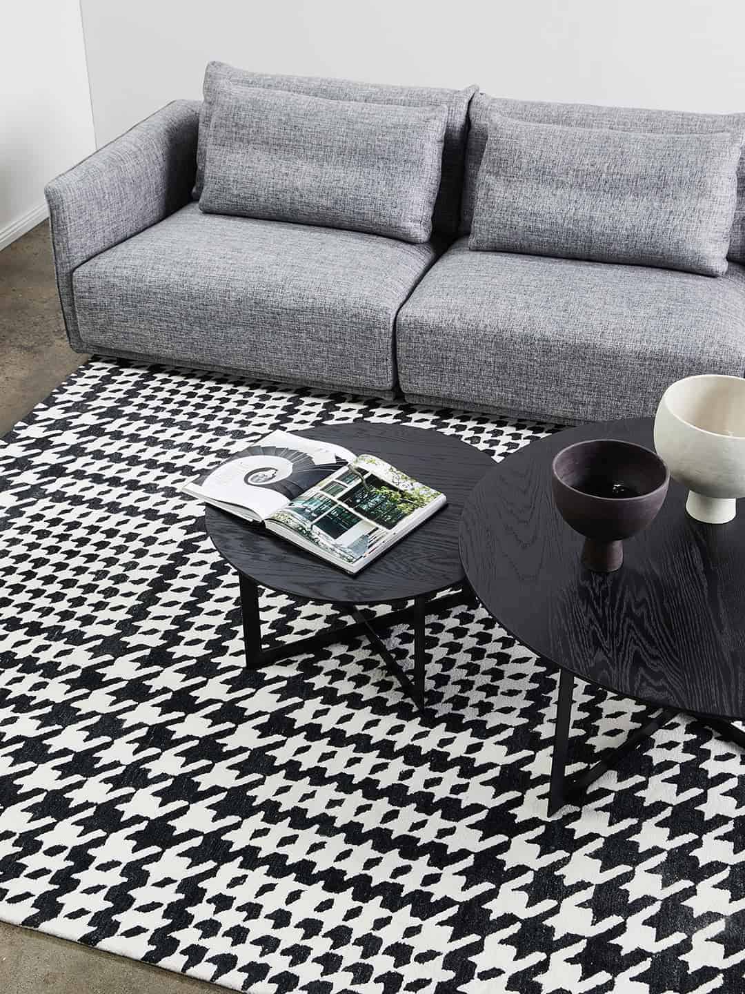 Audrey-Black-White-houndstooth-pattern-stans-rug-centre