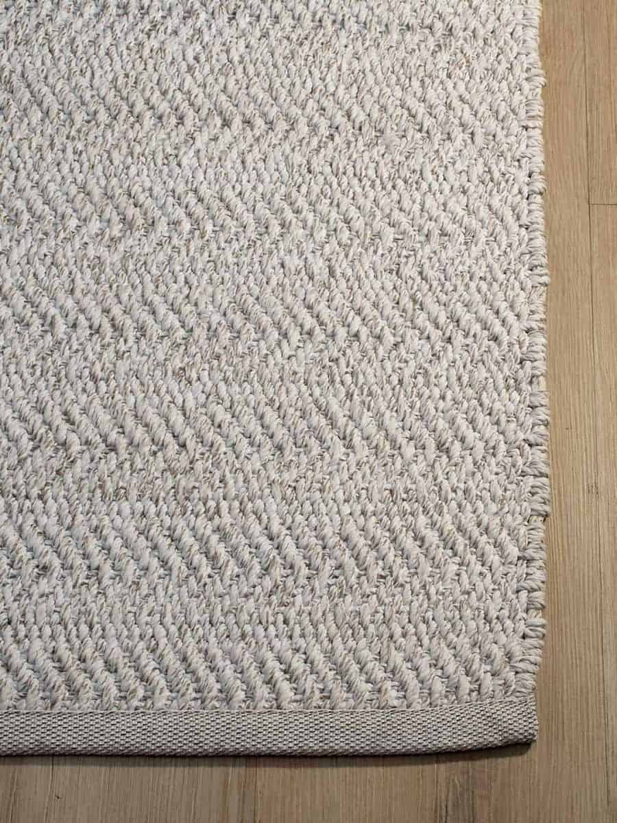 Ascot-Ivory-stans-rug-centre-indoor-outdoor-rug