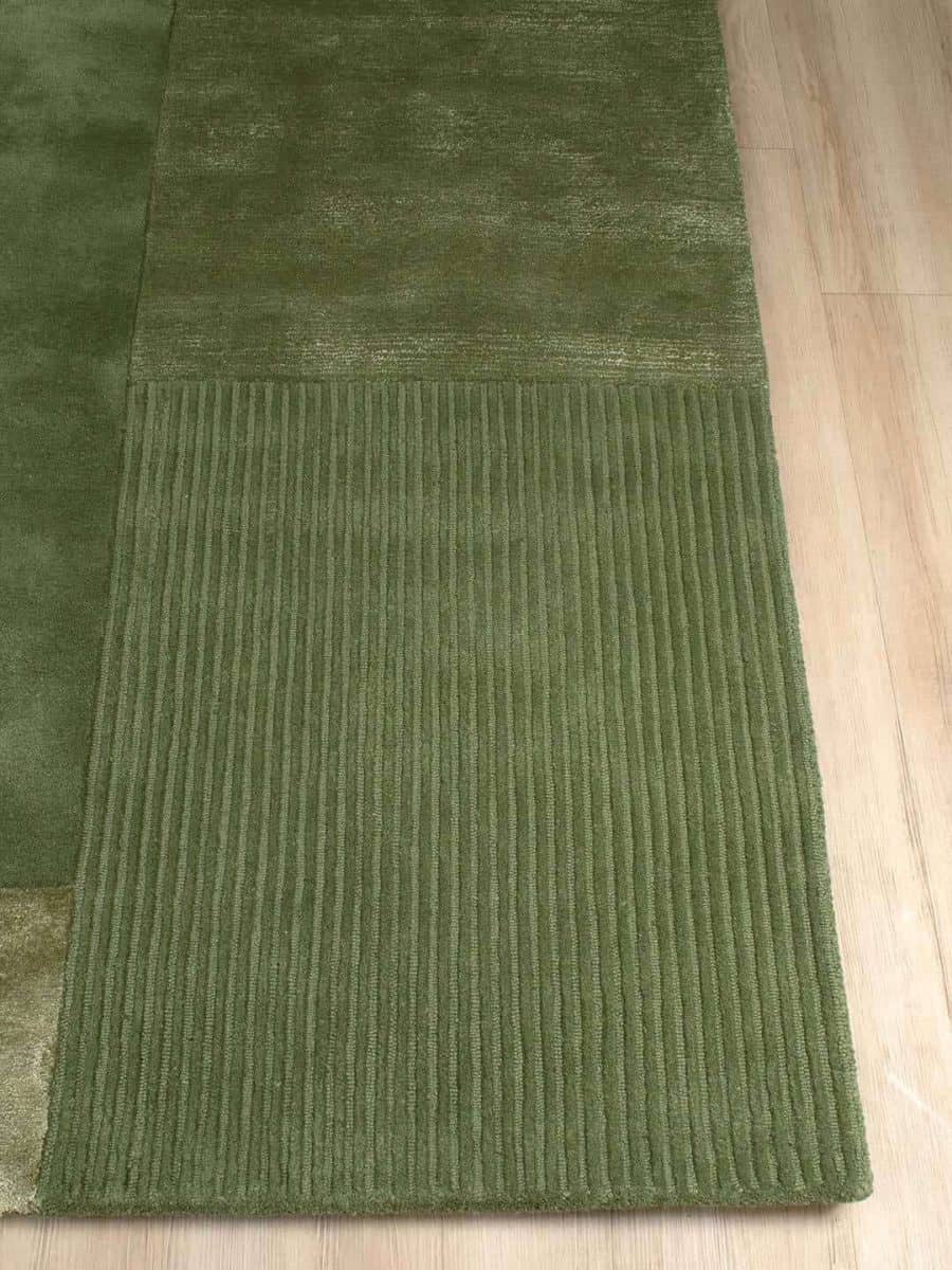 Foster-forest-wool-rug-green-stans-rug-centre-corner