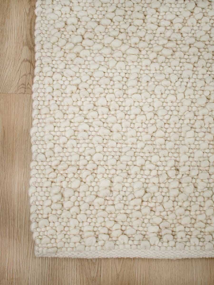 boucle-ivory-rug-texture-wool-art-silk-stans-rug-centre